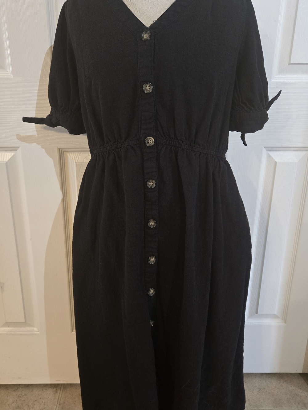 Time and Tru Black Button-Front Midi Dress